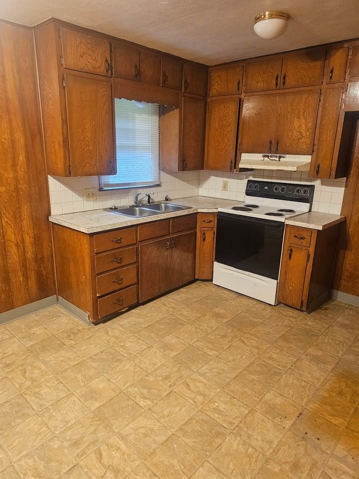 1327 S Arlington Ave - Photo 5 of 7