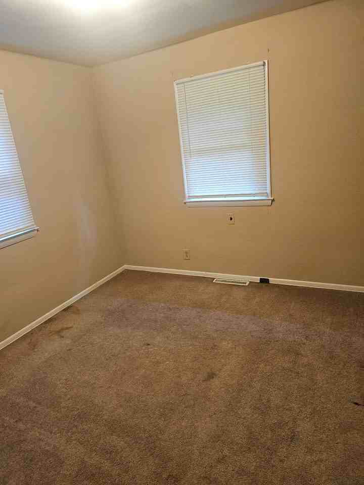 1327 S Arlington Ave - Photo 7 of 7