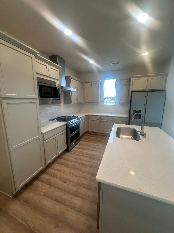 4960 Denys Dr - Photo 3 of 17