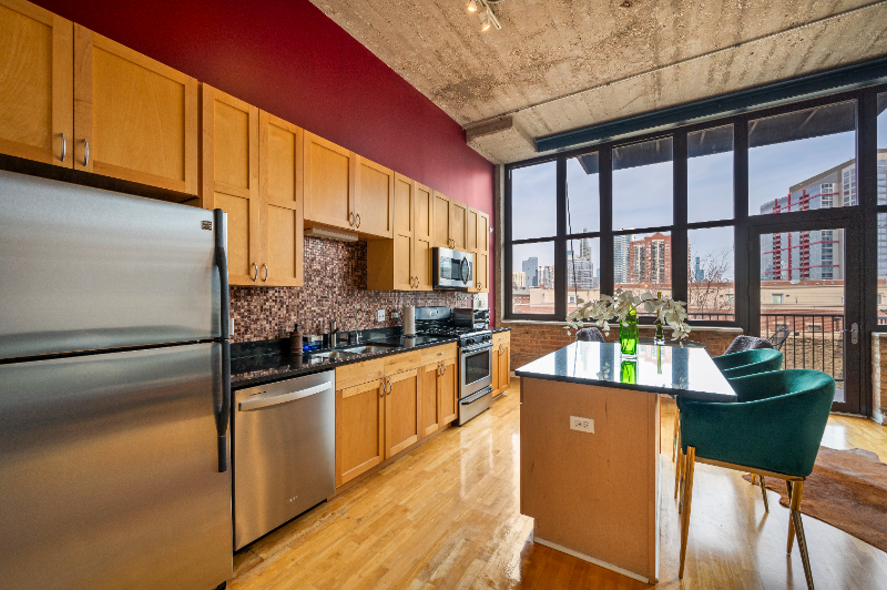 320 E 21st St #303 - Photo 7 of 16