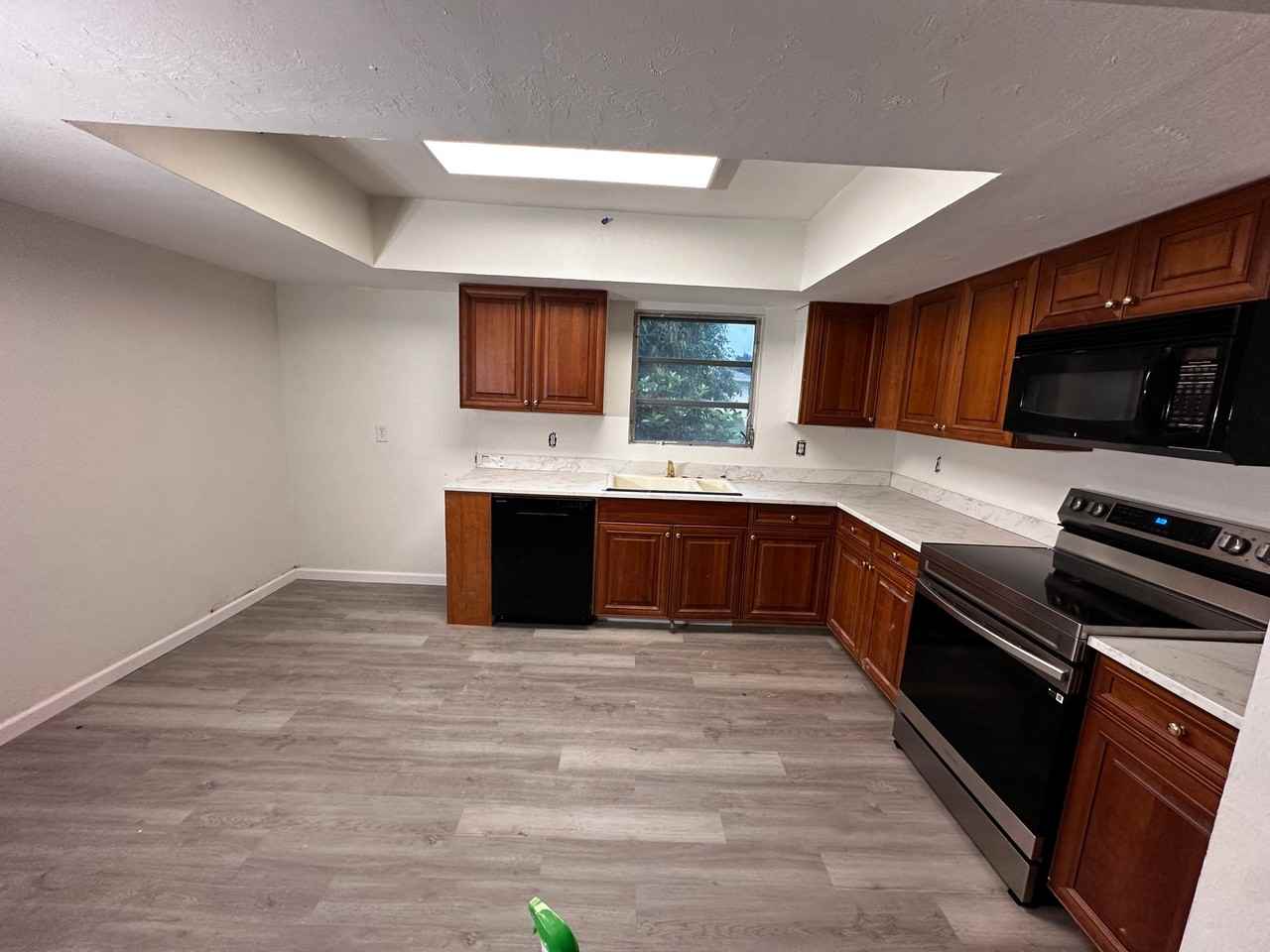 2131 Gorham Ave - Photo 3 of 19