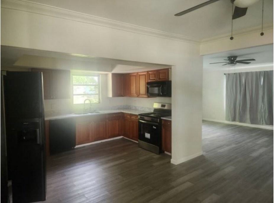 2131 Gorham Ave - Photo 5 of 19