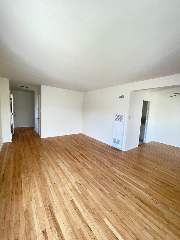 7021 Glasgow Ave - Photo 3 of 7