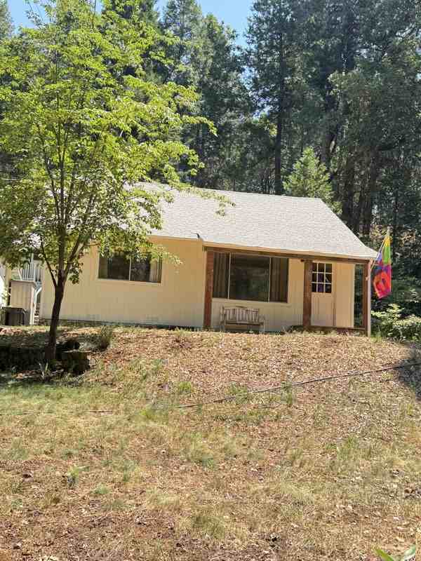 2633 Crystal Springs Rd - Photo 2 of 20
