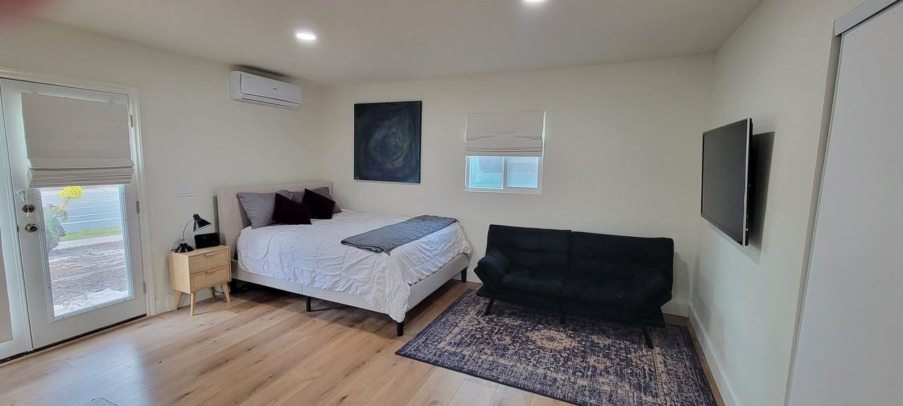 4347 Governor Dr - Photo 2 of 11