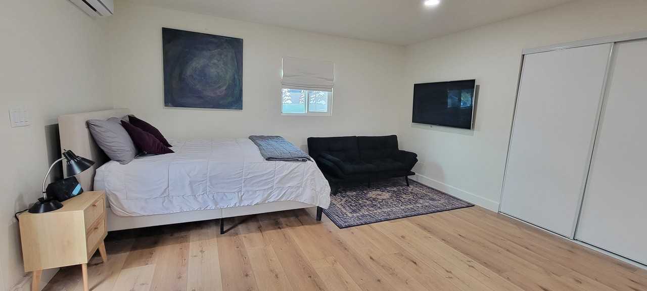 4347 Governor Dr - Photo 4 of 11