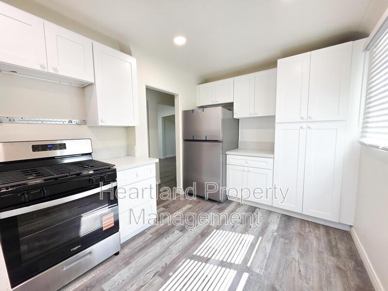 1078 Broadway - Photo 4 of 10