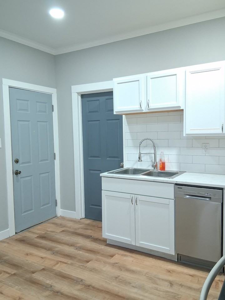 1312 W Widenham St - Photo 4 of 38