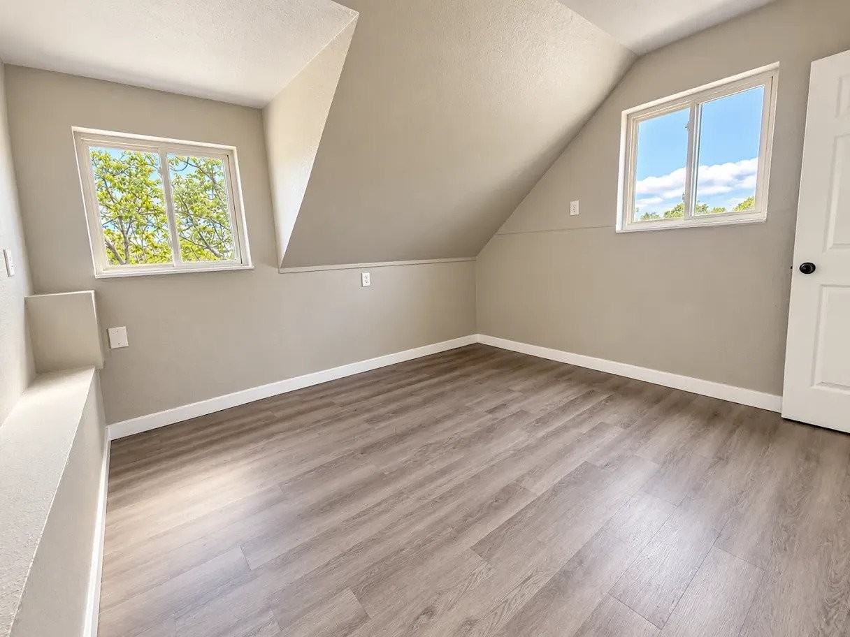608 Bay State Ave - Photo 6 of 6