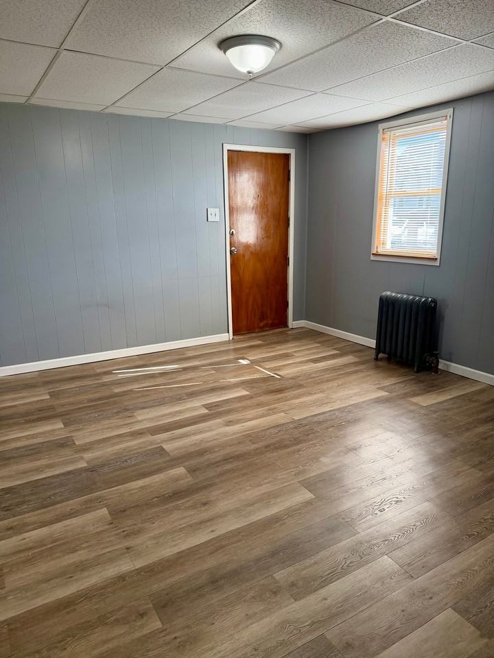 619 Miller St #1B - Photo 3 of 9