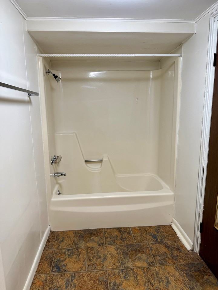 619 Miller St #1B - Photo 7 of 9