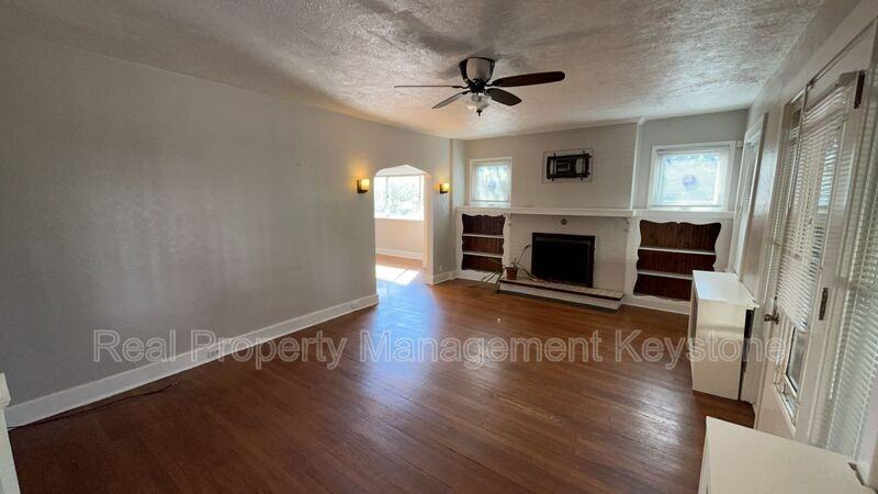 2329 Spokane Ave - Photo 2 of 28