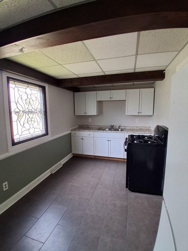 1004 Butler Ave #4 - Photo 6 of 8
