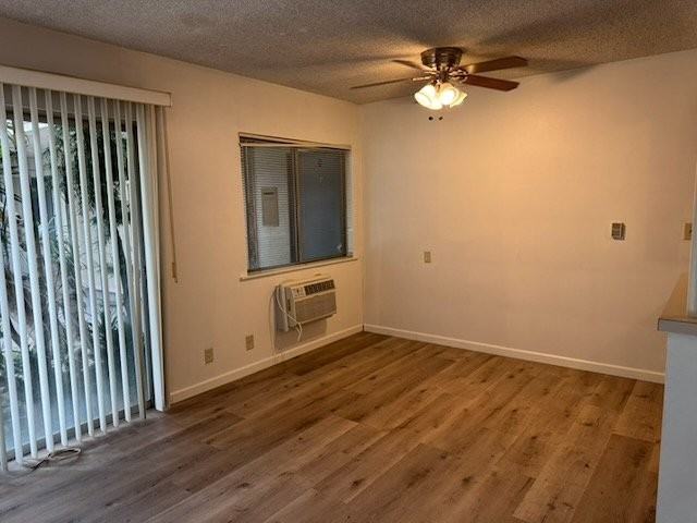 920 N 1st St #E - Photo 4 of 17