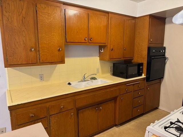 920 N 1st St #E - Photo 7 of 17