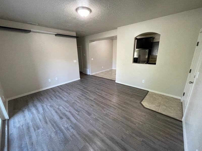 223 E Jordan Ridge Blvd #103 - Photo 2 of 14