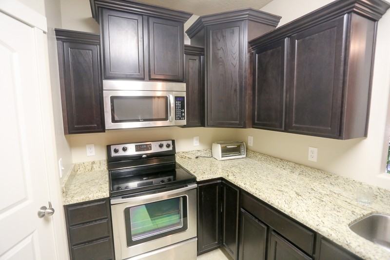 223 E Jordan Ridge Blvd #103 - Photo 4 of 14