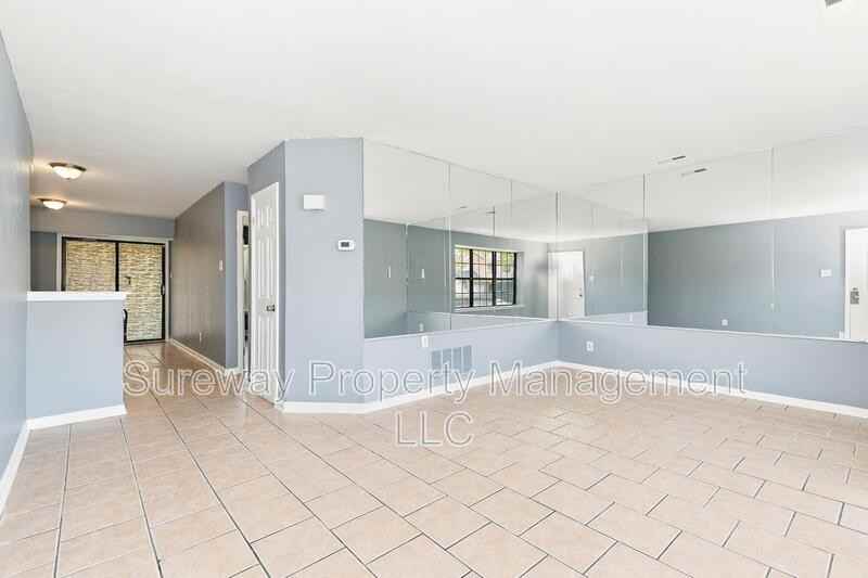 7 Hampton Gate Dr #A - Photo 4 of 10
