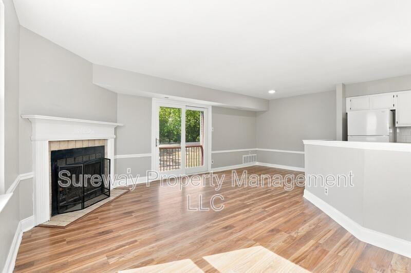 7 Hampton Gate Dr #B - Photo 2 of 10