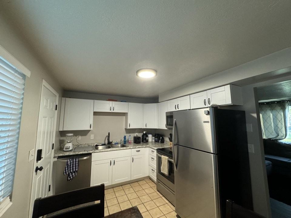 1061 N Nayon Dr - Photo 3 of 10