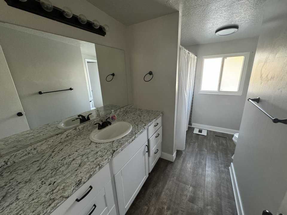 1061 N Nayon Dr - Photo 6 of 10
