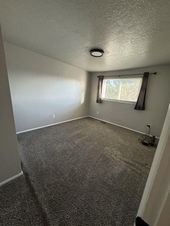 1061 N Nayon Dr - Photo 7 of 10