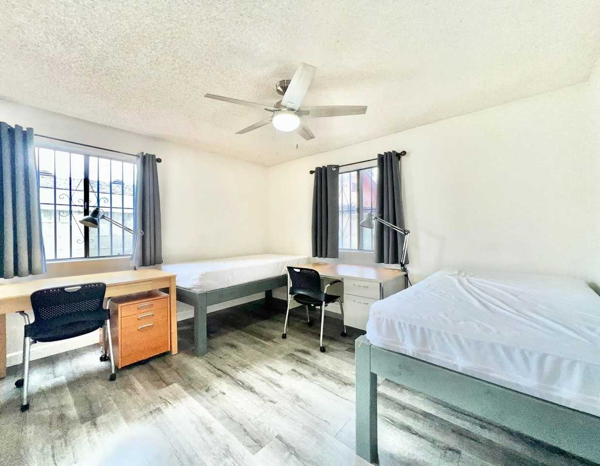 3545 1/2 El Sereno Ave - Photo 4 of 11