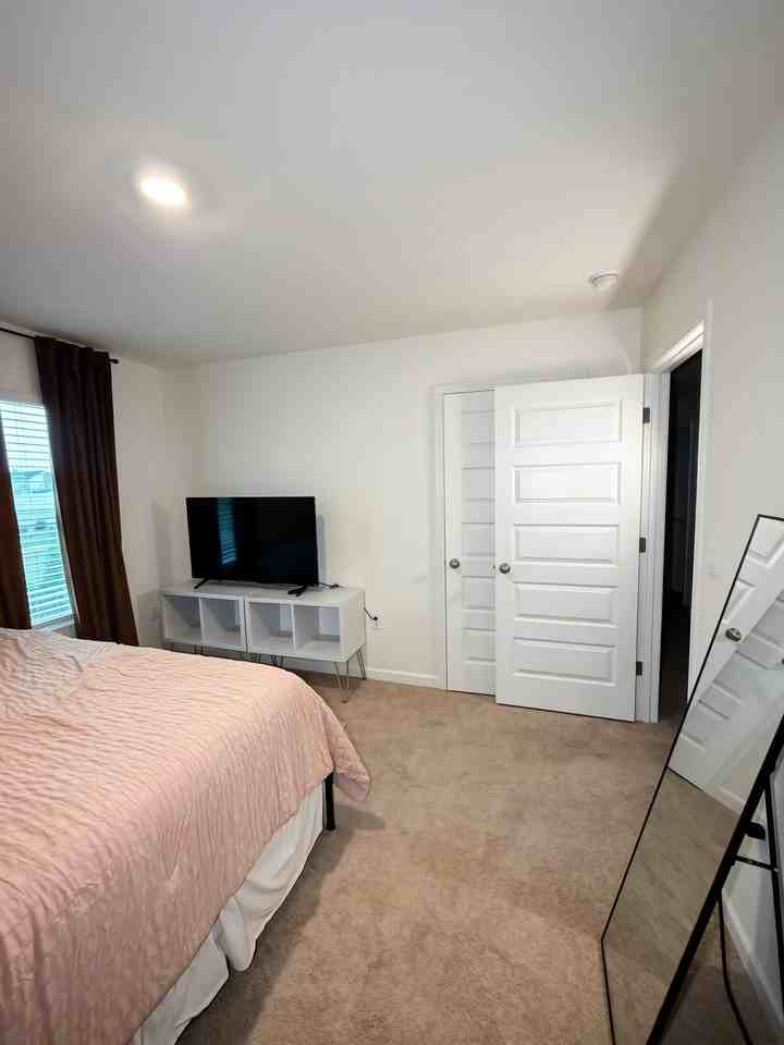 225 Canberra Way - Photo 2 of 20