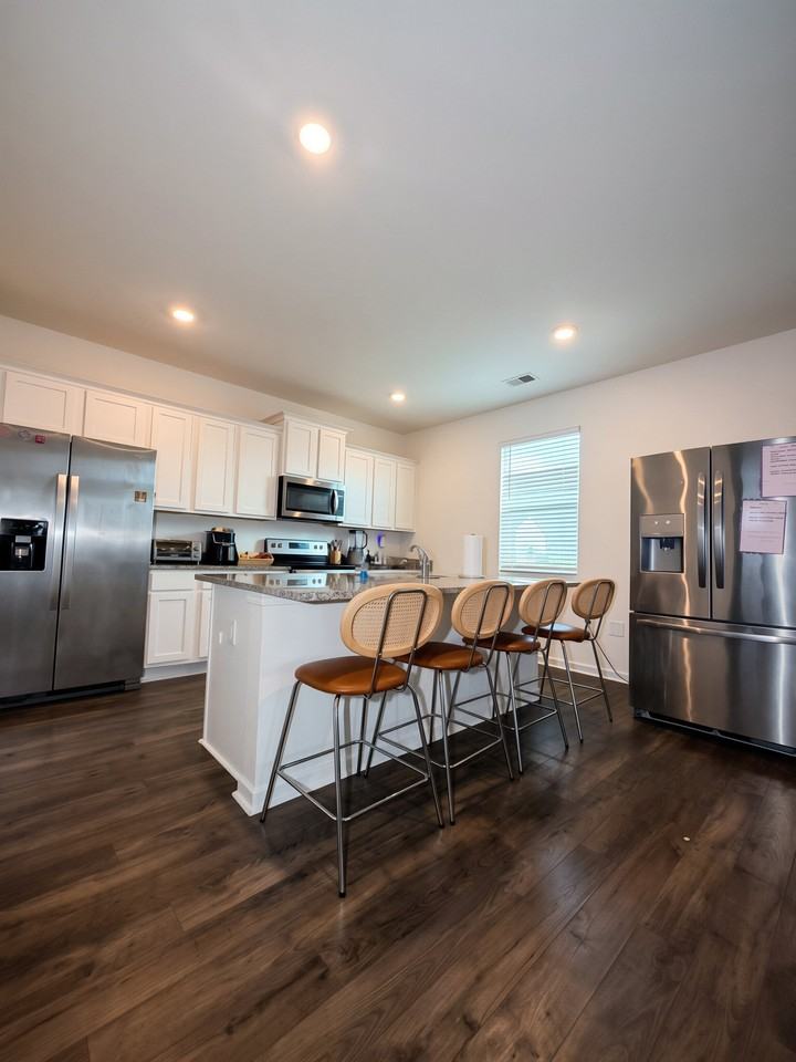 225 Canberra Way - Photo 5 of 20