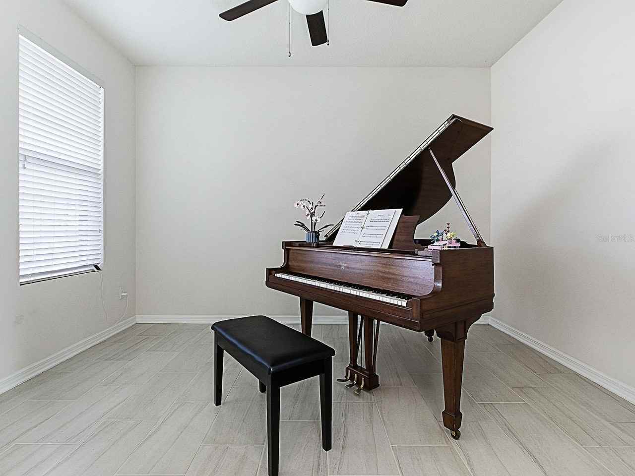 417 Blue Cypress Dr - Photo 4 of 20