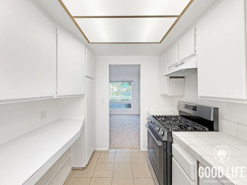 5848 Chapman Ave - Photo 3 of 36