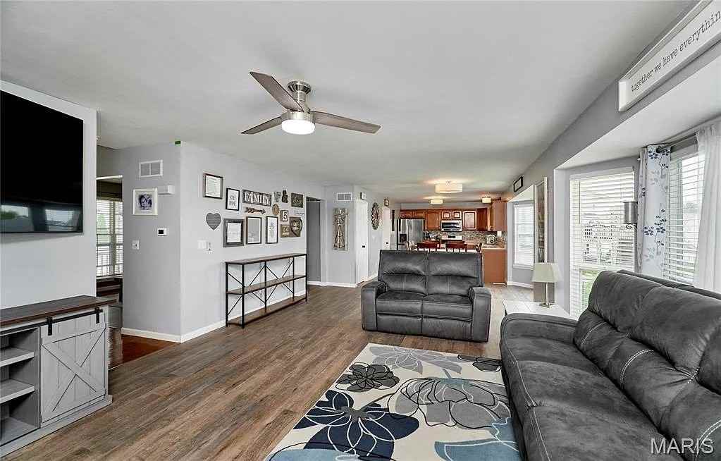 64 Old Chesapeake Dr - Photo 2 of 38