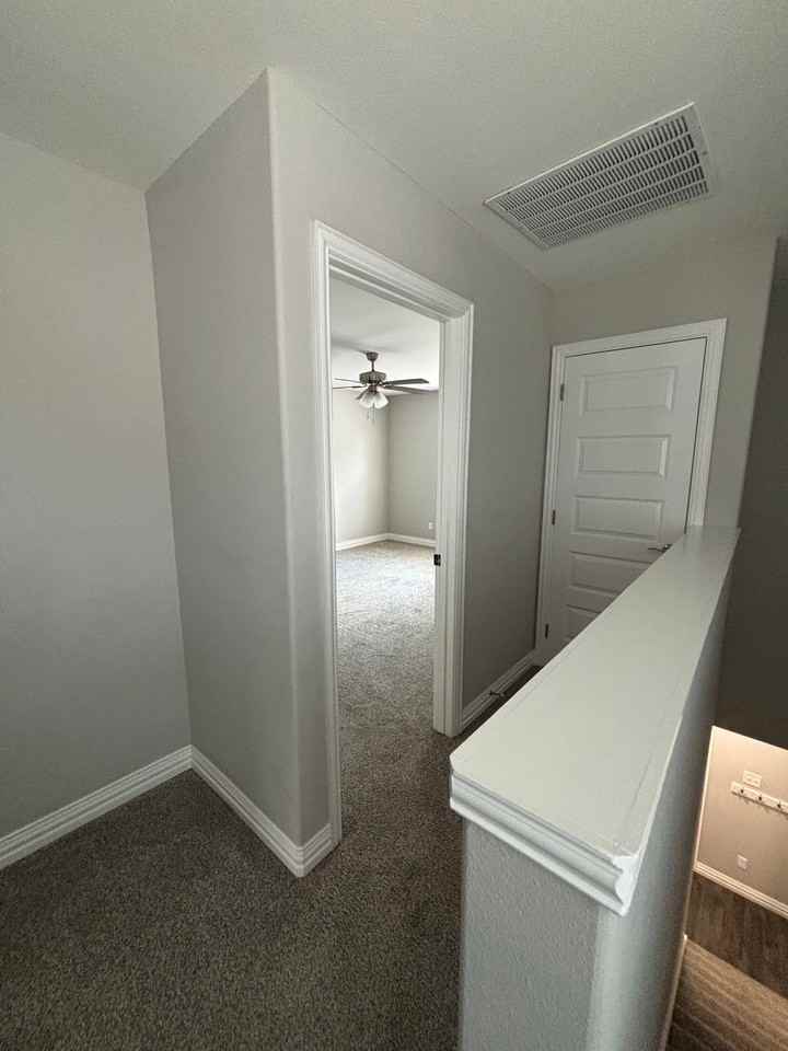 903 W Collins St #905 - Photo 7 of 18