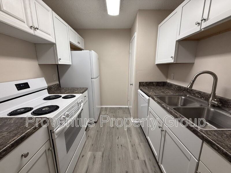 260 N Crow Rd #C - Photo 4 of 16
