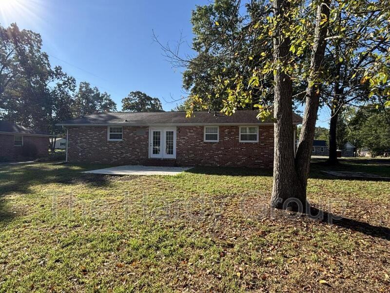108 Southwood Ln - Photo 2 of 16