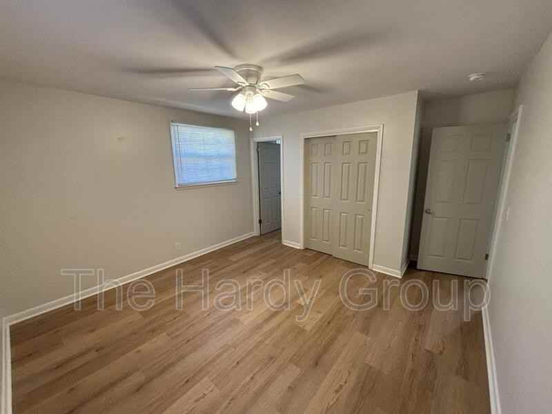 108 Southwood Ln - Photo 5 of 16
