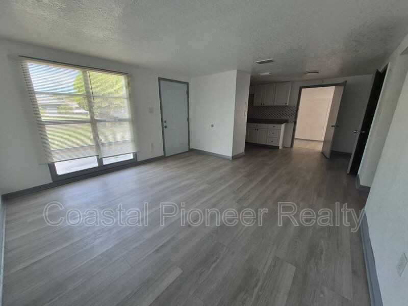 3205 N 47th St - Photo 5 of 22