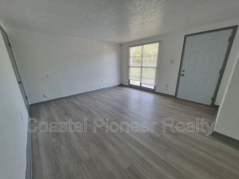 3205 N 47th St - Photo 6 of 22