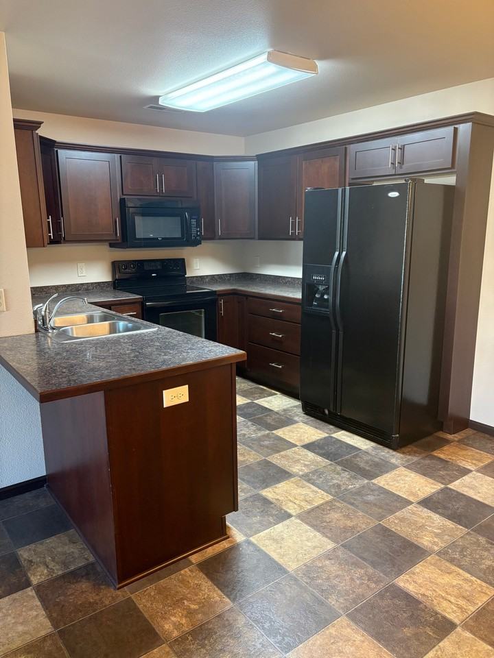 2900 Edgewater Loop Se #2