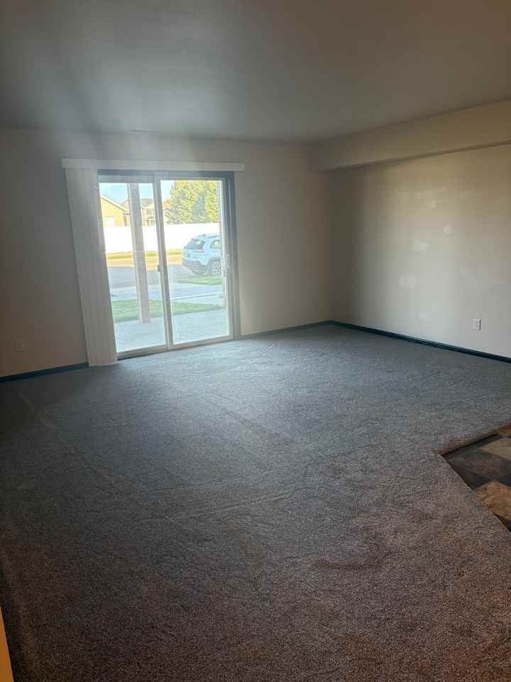 2900 Edgewater Loop Se #2 - Photo 2 of 9