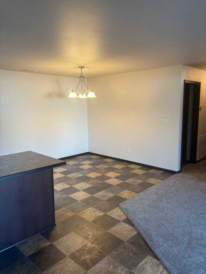 2900 Edgewater Loop Se #2 - Photo 3 of 9