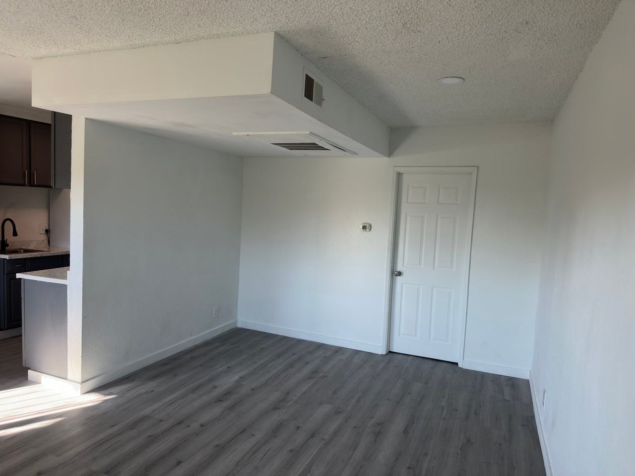 1317 W 97th St #7 - Photo 5 of 16