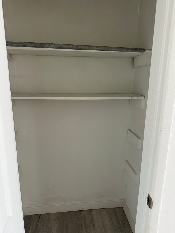 1317 W 97th St #8 - Photo 6 of 19