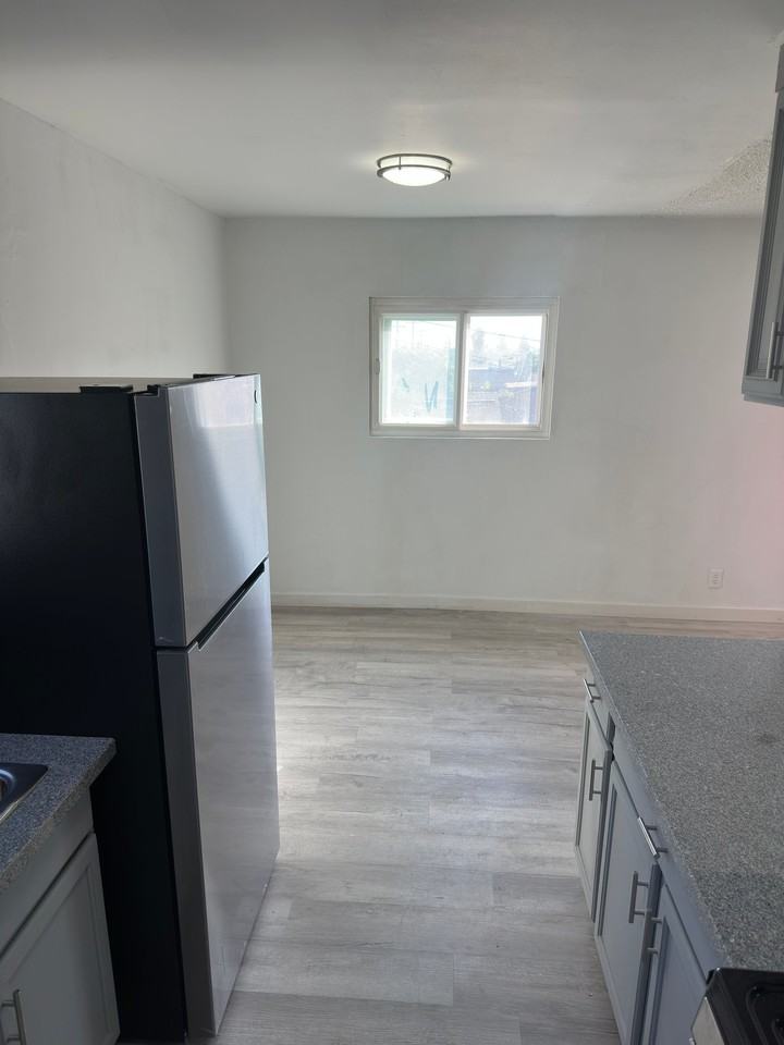 1317 W 97th St #8 - Photo 7 of 19