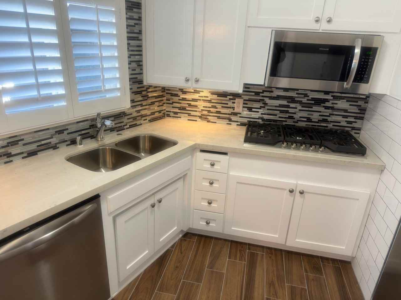 3760 Lockland Dr #20 - Photo 4 of 20