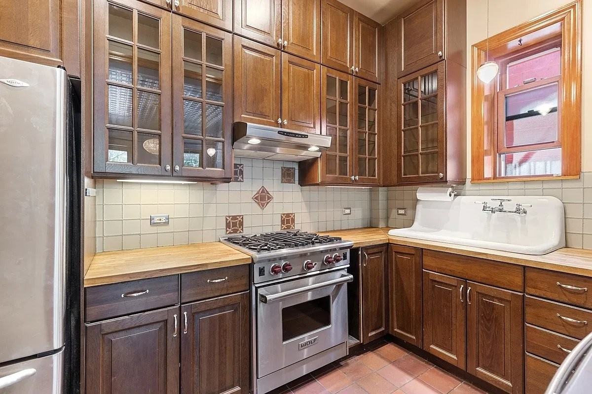 18 Herkimer St - Photo 7 of 15