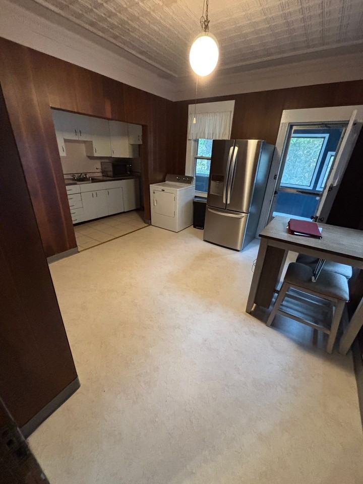 117 Broad St - Photo 2 of 17