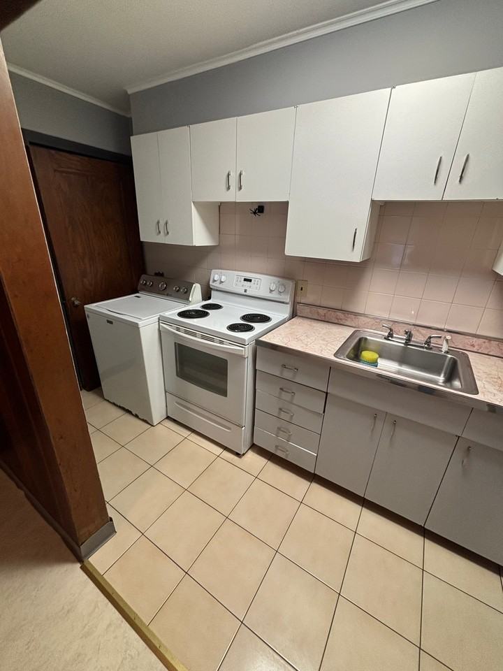 117 Broad St - Photo 3 of 17
