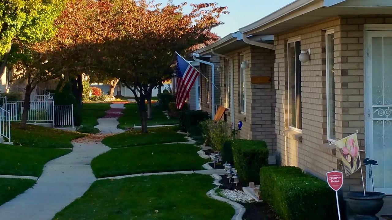 1614 W Cornerstone Way - Photo 2 of 11