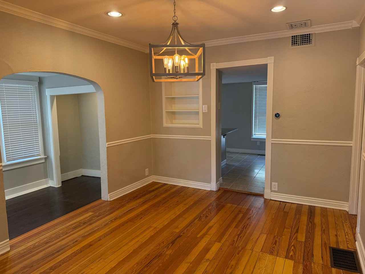 518 W Platte Ave - Photo 3 of 20